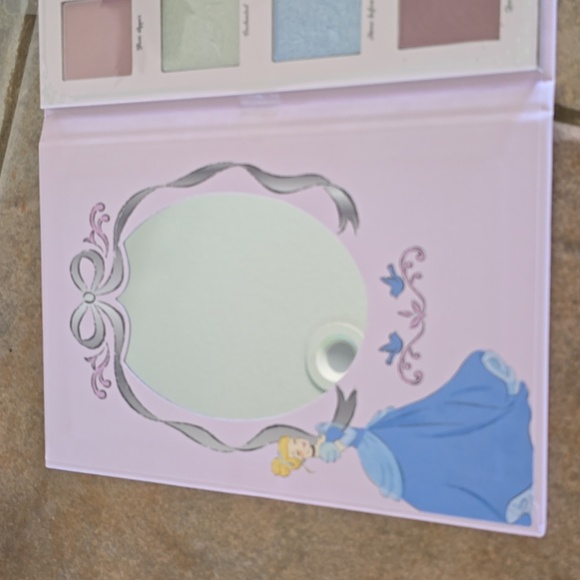 Disney Princess Cinderella Pink and Blue Palette - Picture 3 of 4